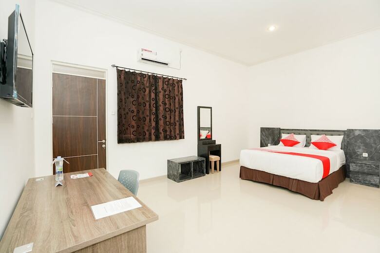 Hostal Oyo 1957 Riverside Residence