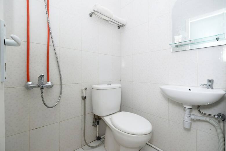 Hostal Oyo 2028 Wisma Jepara