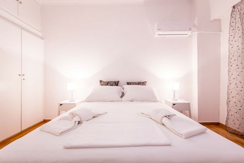 Homey Apartment For 4 People In Koukaki