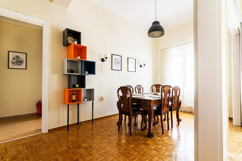 Hippy Decorated 2 Bedrooms Apartment