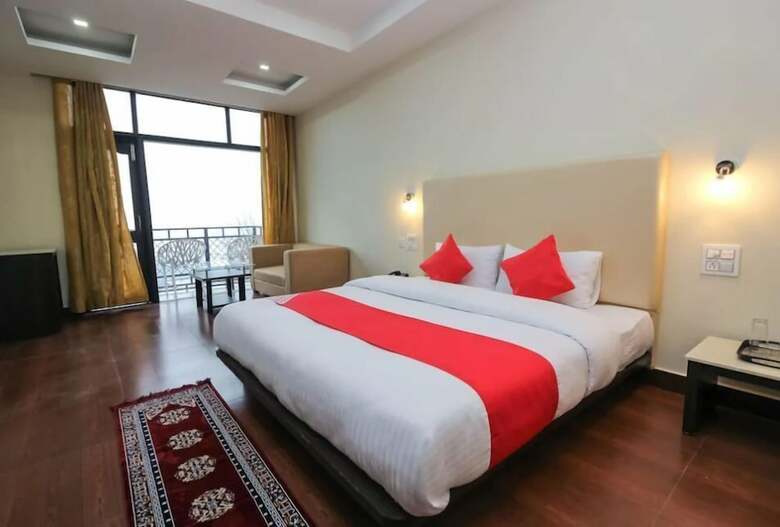 Hotel Dal Lake Resort