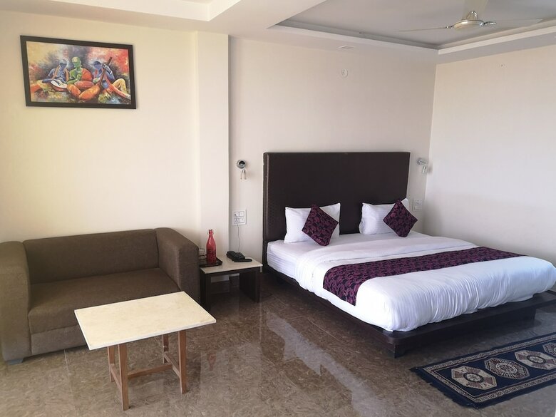 Hotel Dal Lake Resort