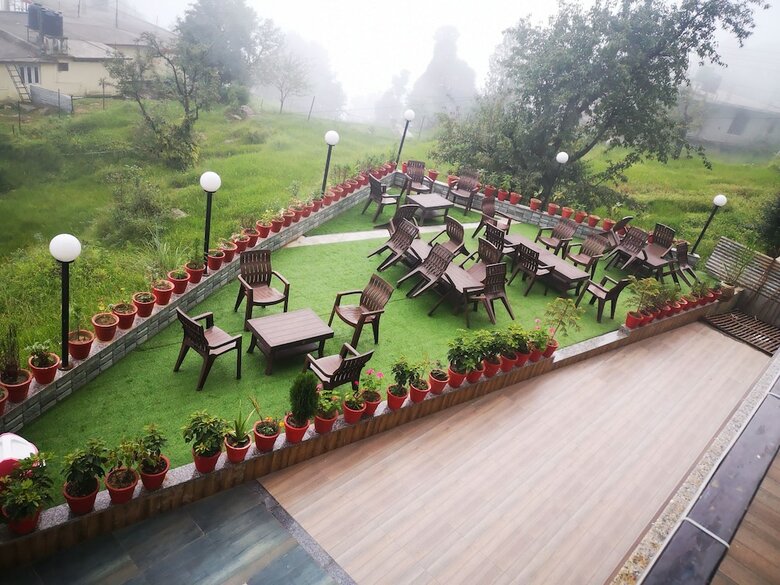 Hotel Dal Lake Resort