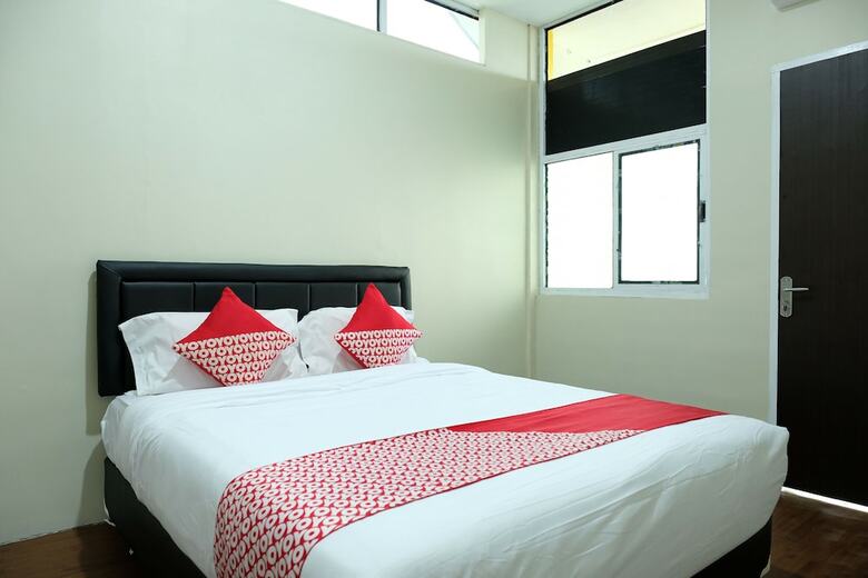 Hostal Oyo 1853 Guest House D'makmoer
