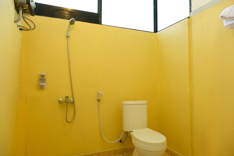 Hostal Oyo 1853 Guest House D'makmoer