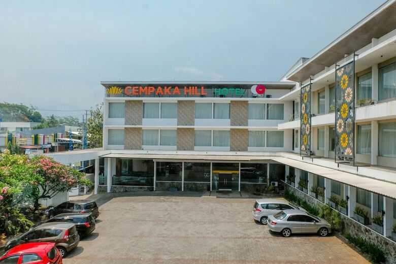 Capital O 1776 Cempaka Hill Hotel