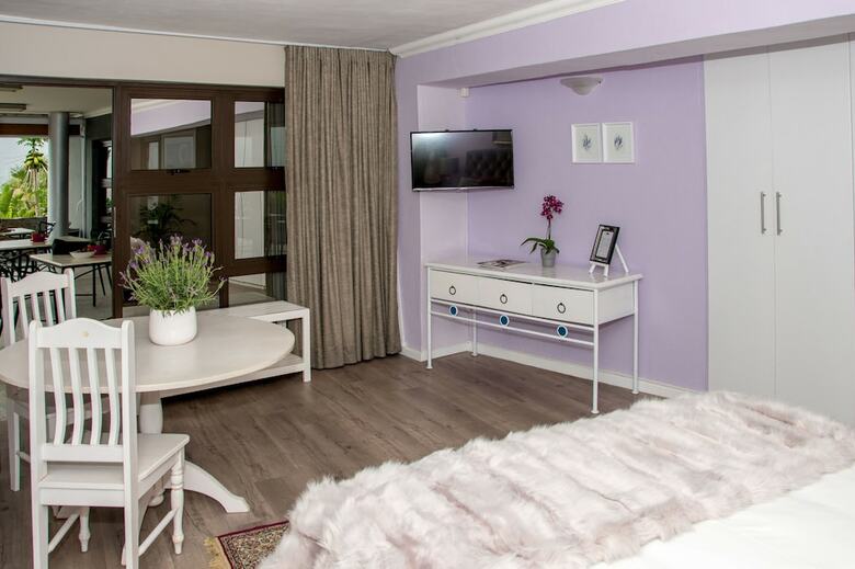 Hotel Beds At Paarl