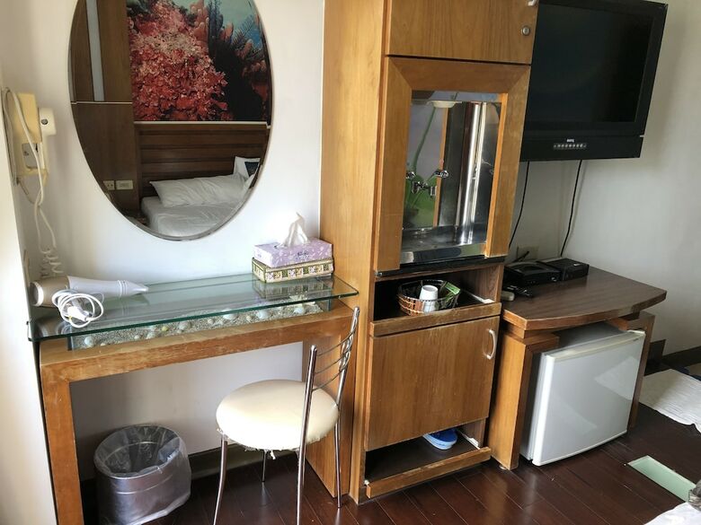 Bed & Breakfast Kenting Golden City Resort Hotel
