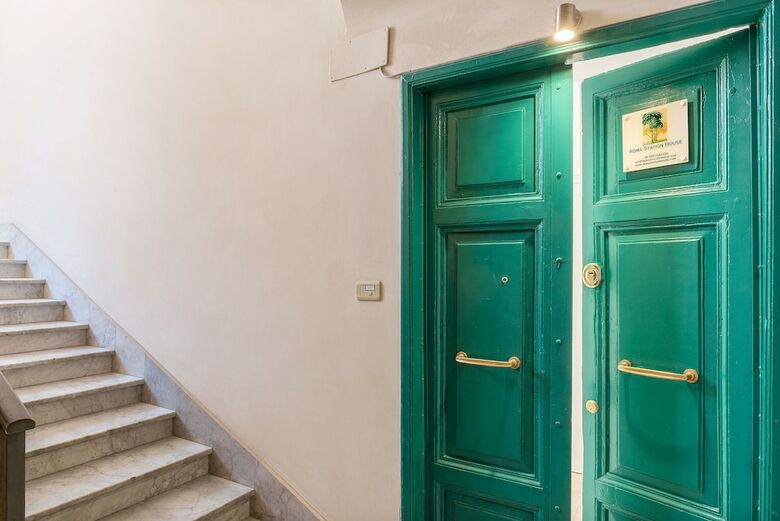 Hotel Roma Station House