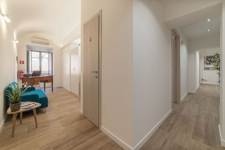 Hotel Roma Station House