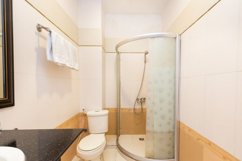 Oyo 560 Le Ngan Phung Hotel