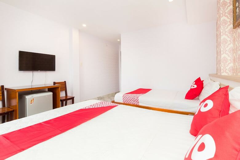 Oyo 560 Le Ngan Phung Hotel
