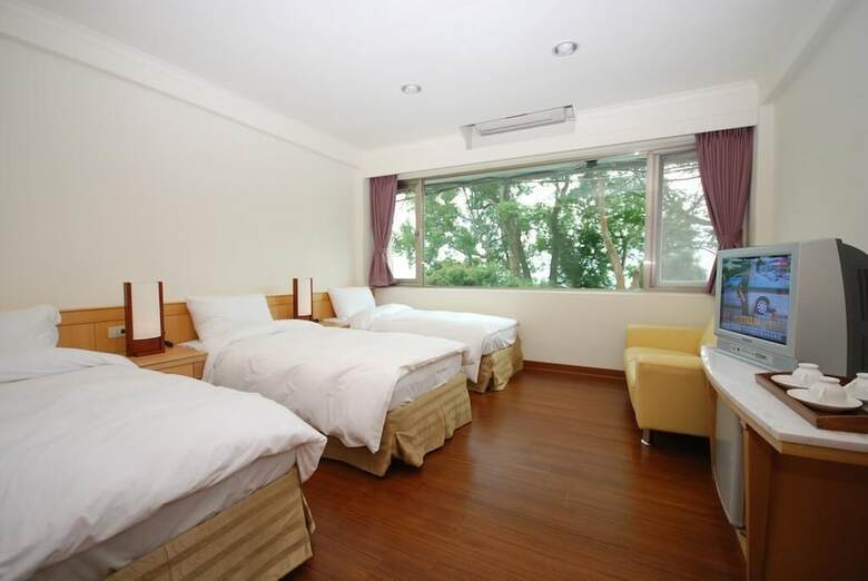Hotel Fuhsing Youth Activity Center