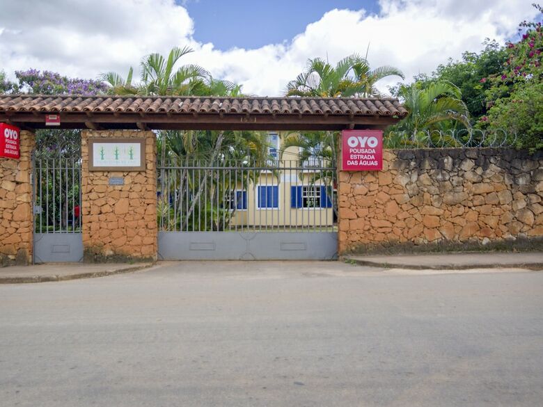 Hotel Oyo Pousada Estrada Das Aguas