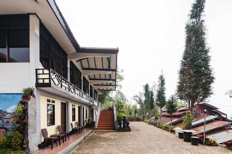 Hotel Oyo 1852 Intan Bromo Homestay