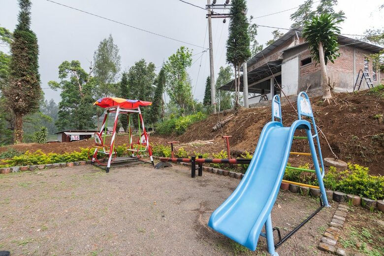 Hotel Oyo 1852 Intan Bromo Homestay