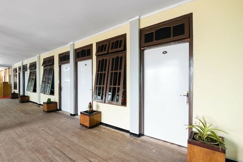 Hotel Oyo 1852 Intan Bromo Homestay
