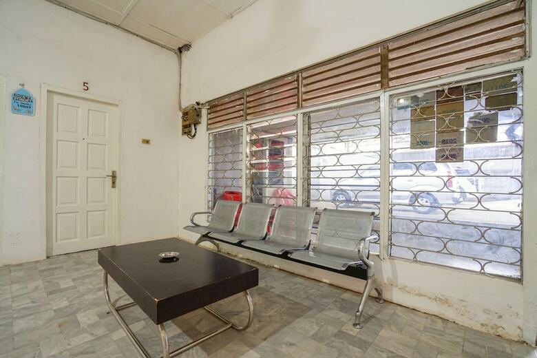 Hotel Oyo 1868 Penginapan Sekip