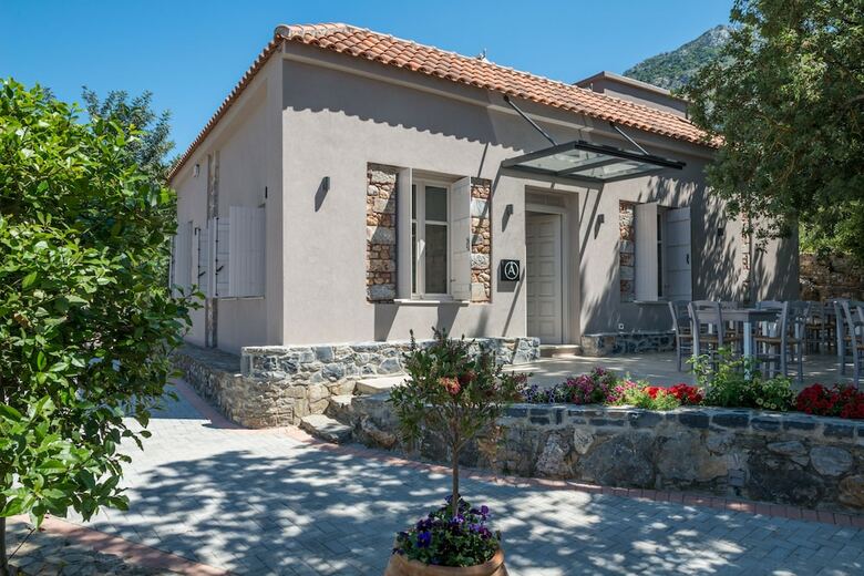 Hotel Avdou Retreat Collection