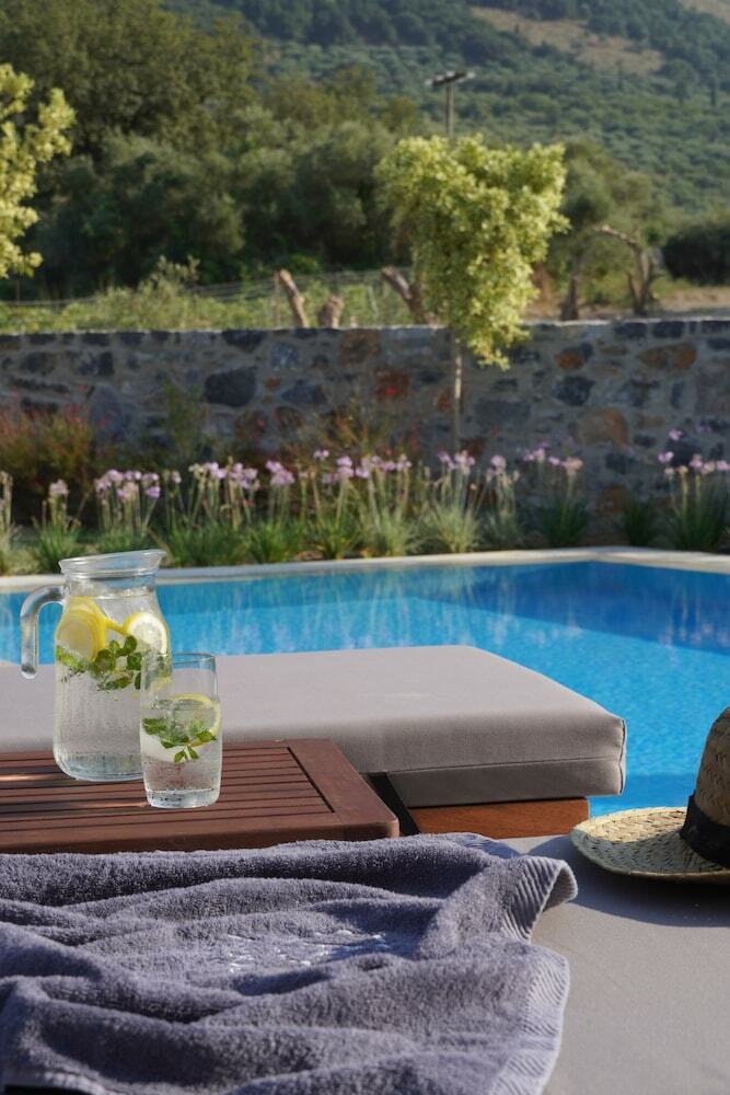 Hotel Avdou Retreat Collection