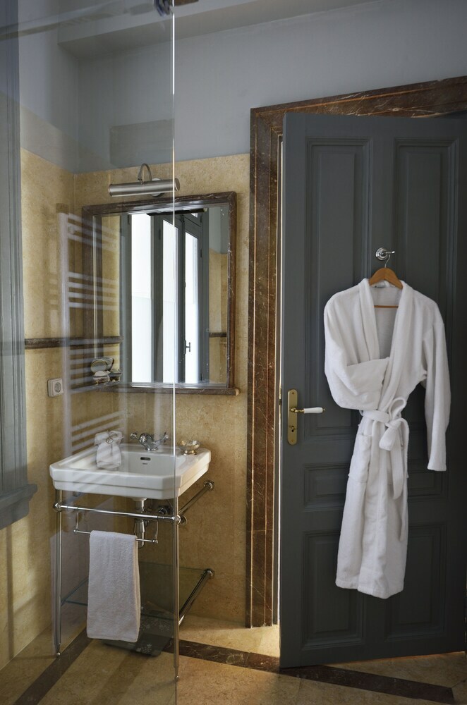 Athenian Vintage Apartments