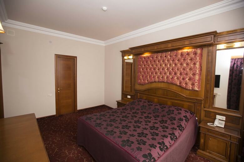 Hotel Russia