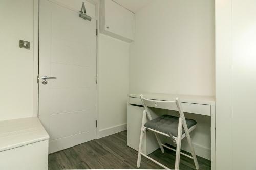 Hostal Denby Lodge