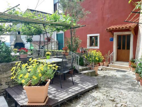 Hostal Guesthouse Villa Marija