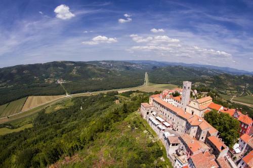 Hostal Guesthouse Villa Marija