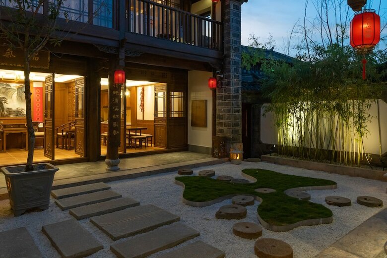 Hotel Lijiang Passing-cloud Resort