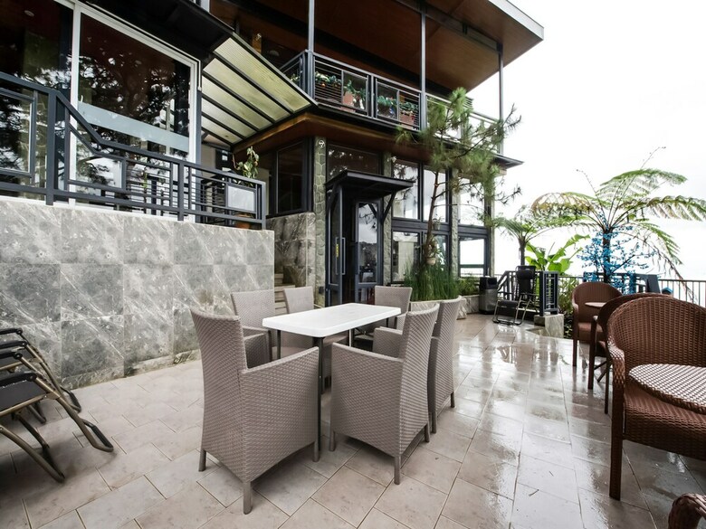 Hotel Oyo 492 Sunset View Ridge Residences