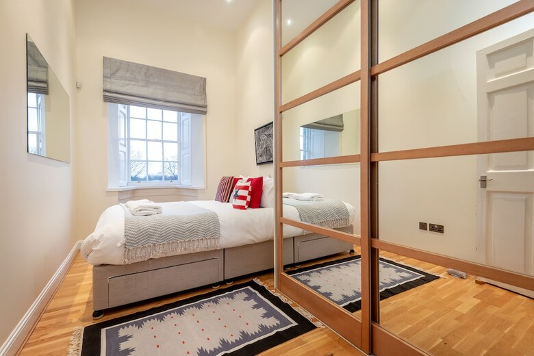 Majestic Apartment In Elie House