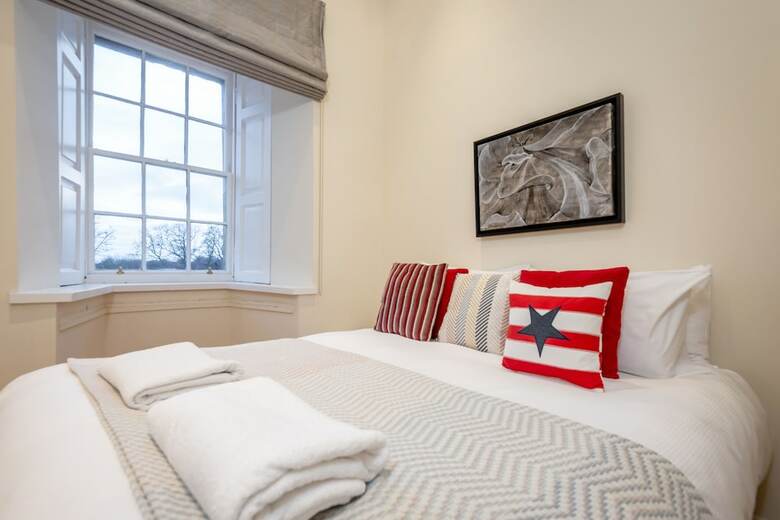 Majestic Apartment In Elie House