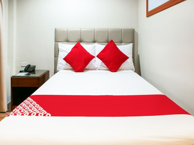 Hotel Oyo 484 Gonzala Suites