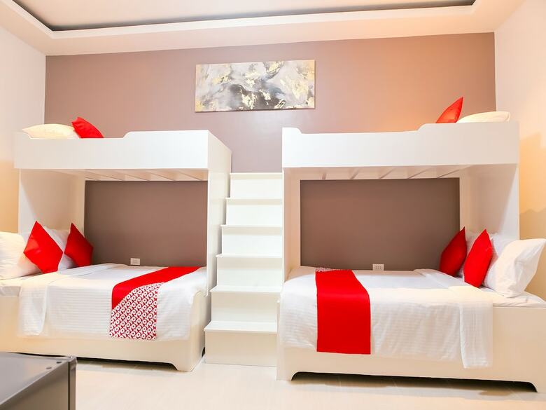 Hotel Oyo 484 Gonzala Suites