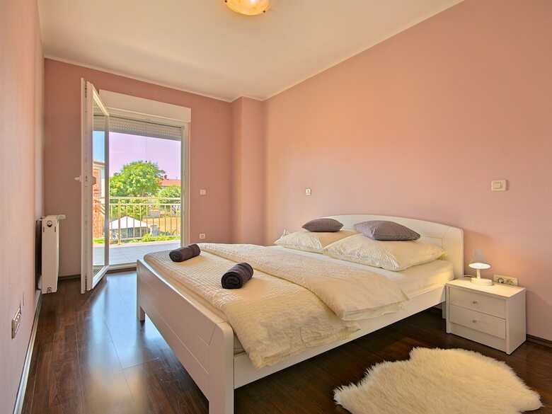 Lovely Apartment In Ka?tel With Swimming Pool