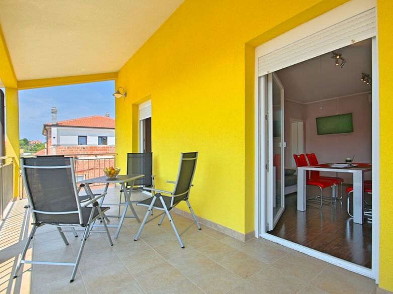 Lovely Apartment In Ka?tel With Swimming Pool