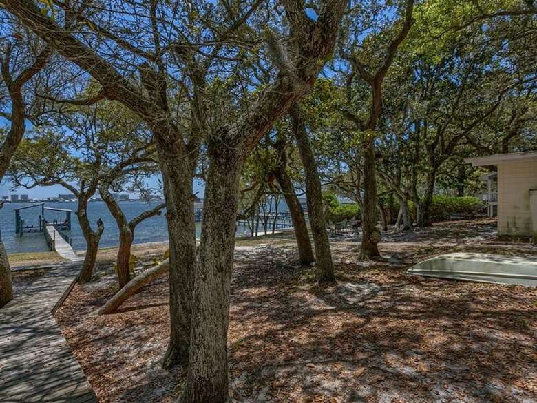Sunny South By Meyer Vacation Rentals