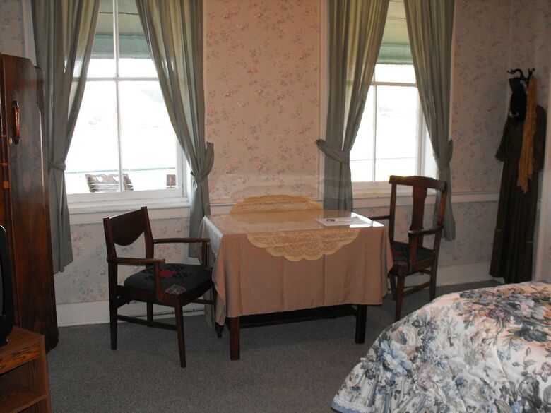 Bed & Breakfast Empire House Hotel