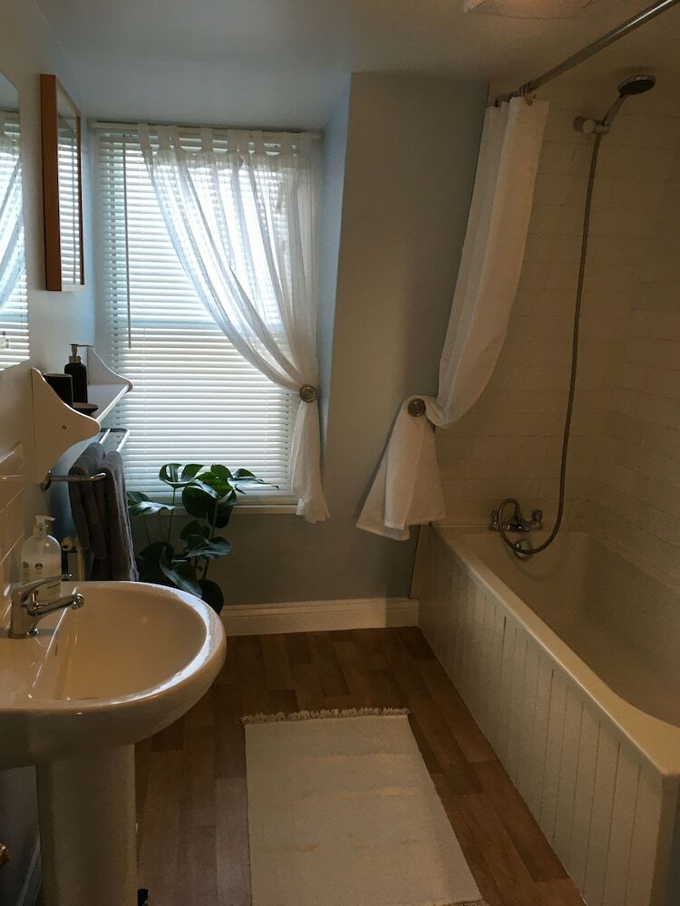 Chic City Centre Georgian Maisonette