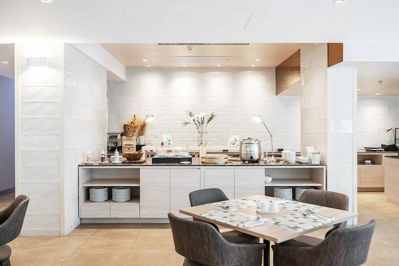 Hotel Posh Residence Thonglor By Favstay