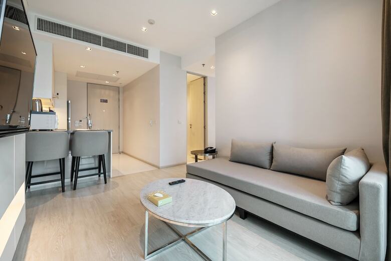 Hotel Posh Residence Thonglor By Favstay