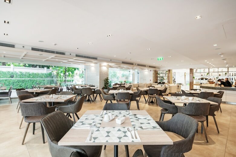 Hotel Posh Residence Thonglor By Favstay