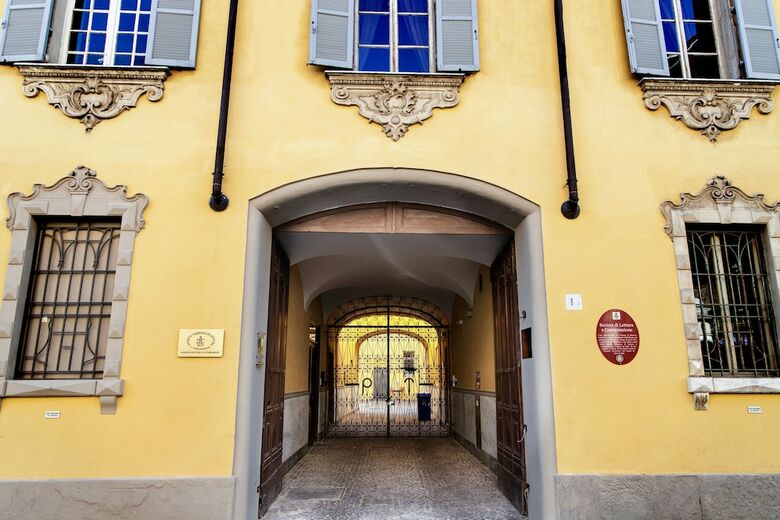 Palazzo Delle Poste Suites & Apartments