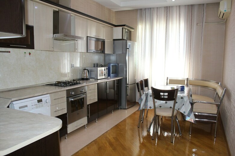 Apartment On Akademik Sh. Azizbayov 88a