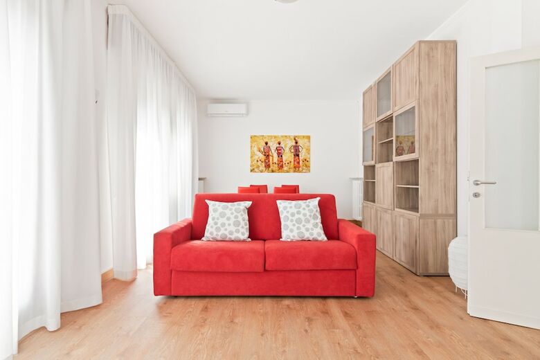 Santa Rita Roomy Apartment