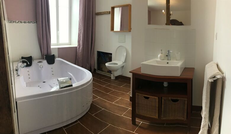 Bed & Breakfast Domaine Des Tours Vauquelin