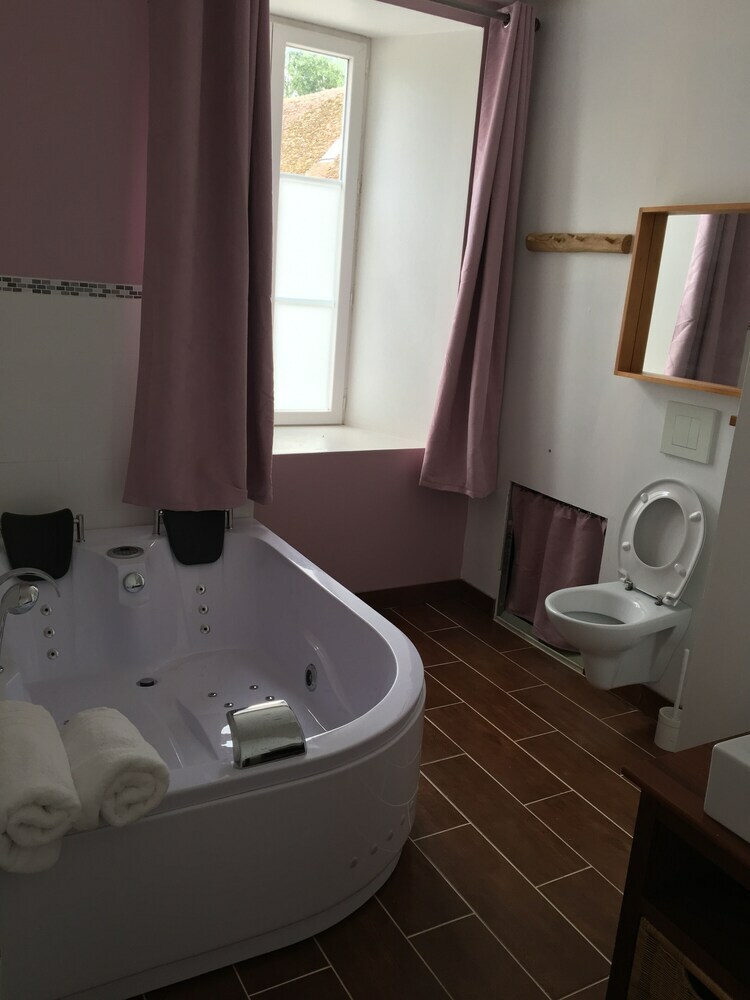 Bed & Breakfast Domaine Des Tours Vauquelin