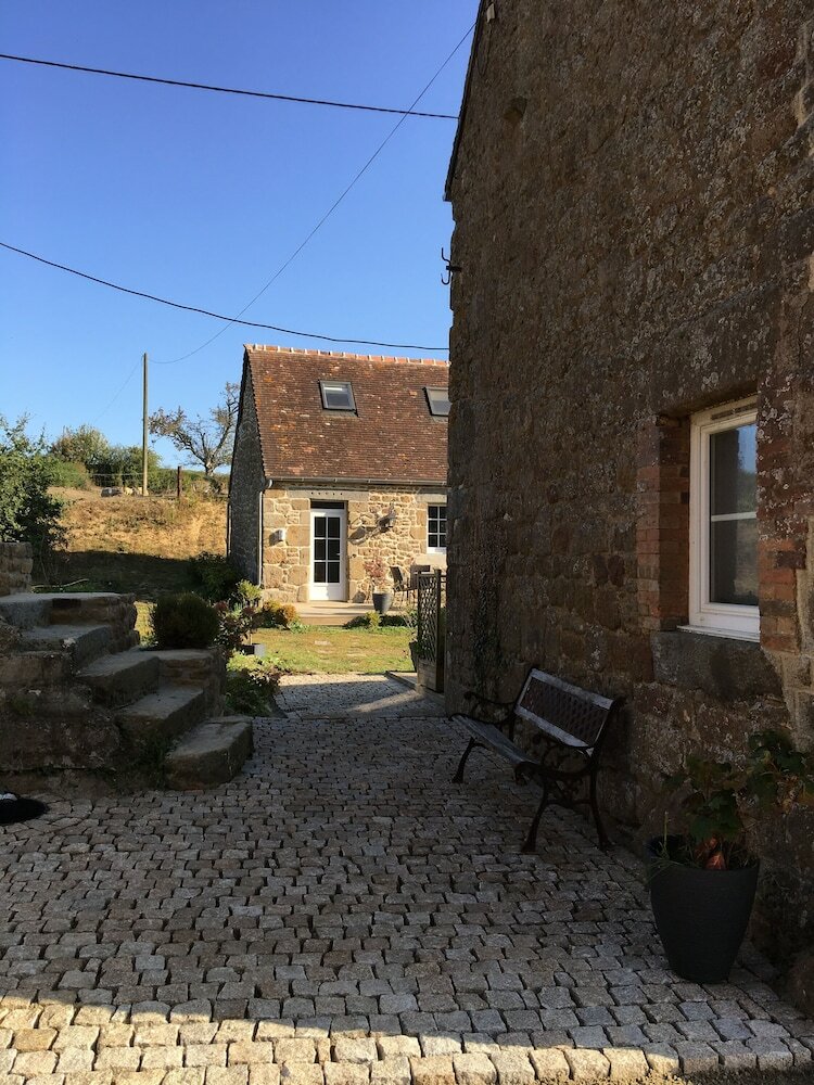 Bed & Breakfast Domaine Des Tours Vauquelin