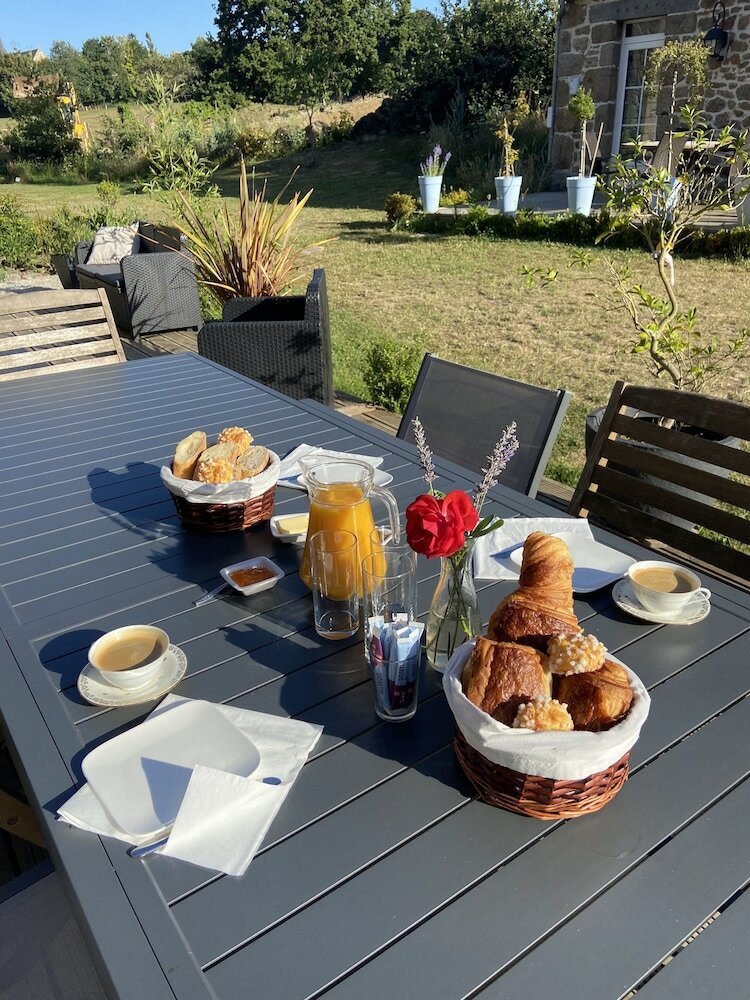 Bed & Breakfast Domaine Des Tours Vauquelin